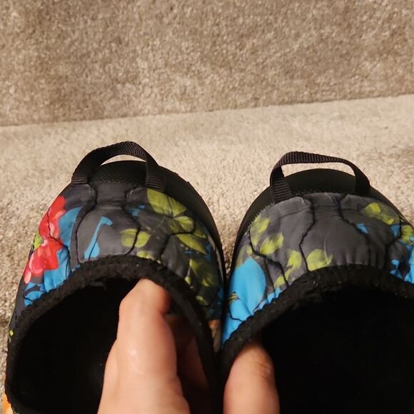 The North Face Women's Thermoball Traction Mule Slippers w/ Flowers Size 11 - Picture 5 of 11